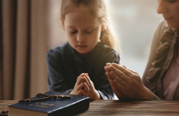 blog-header-mother-daughter-praying-2