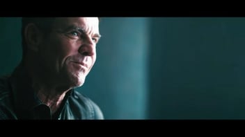 dennis quaid music video screengrab