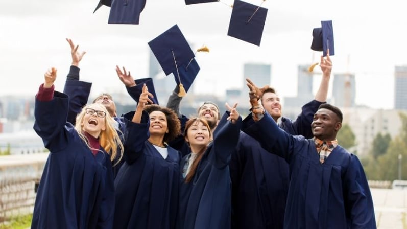 graduation-group-800-450-1
