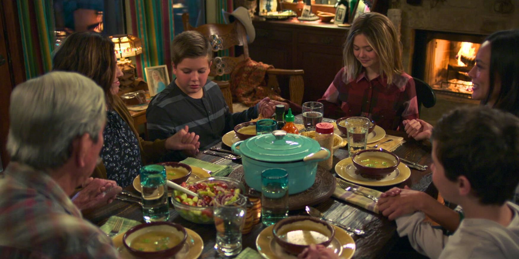 praying-at-dinner-moonrise