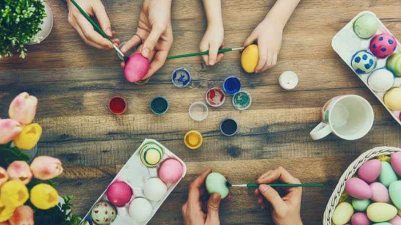 Easter Traditions dying easter eggs