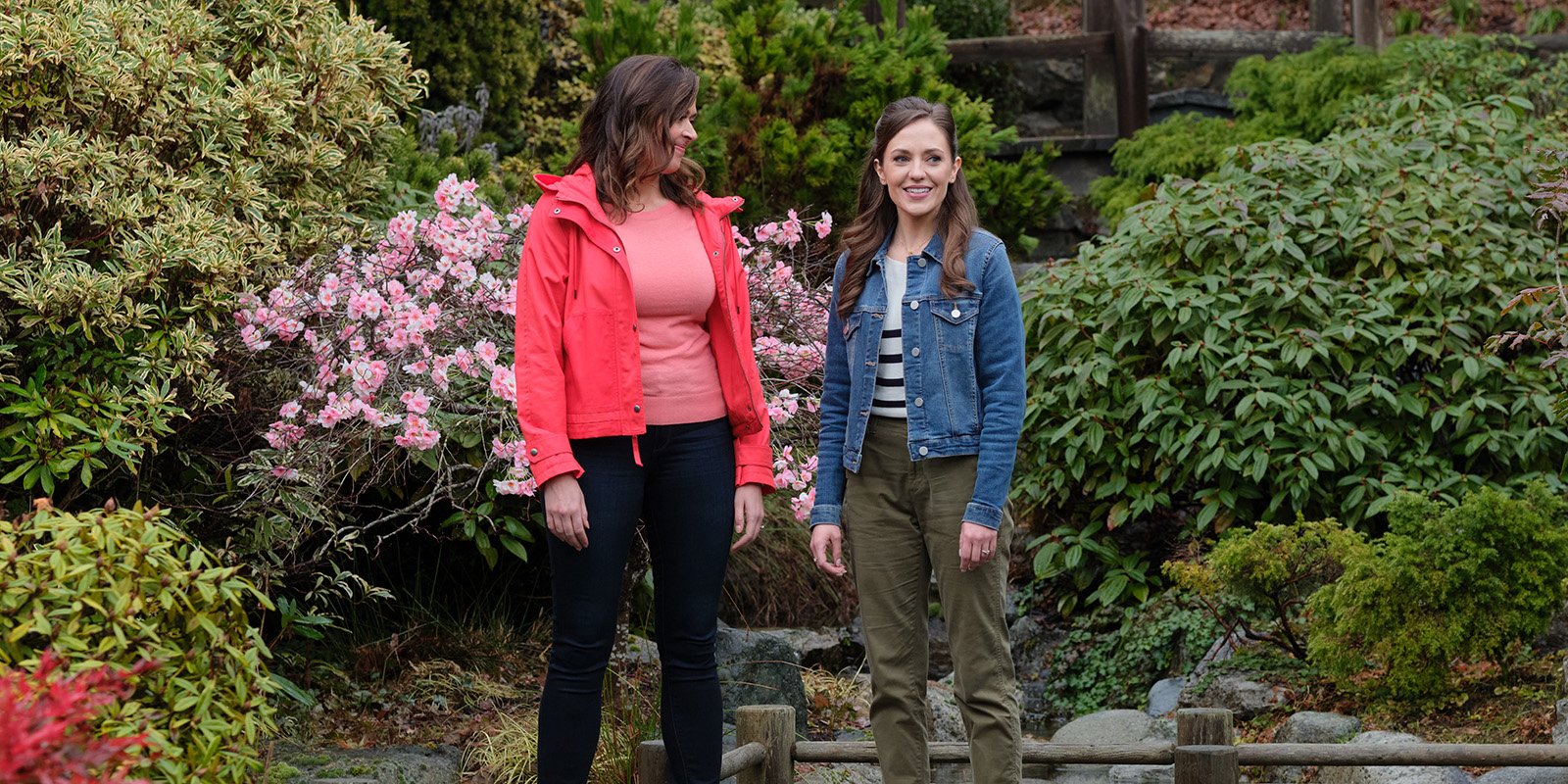 friend-and-hannah-in-garden