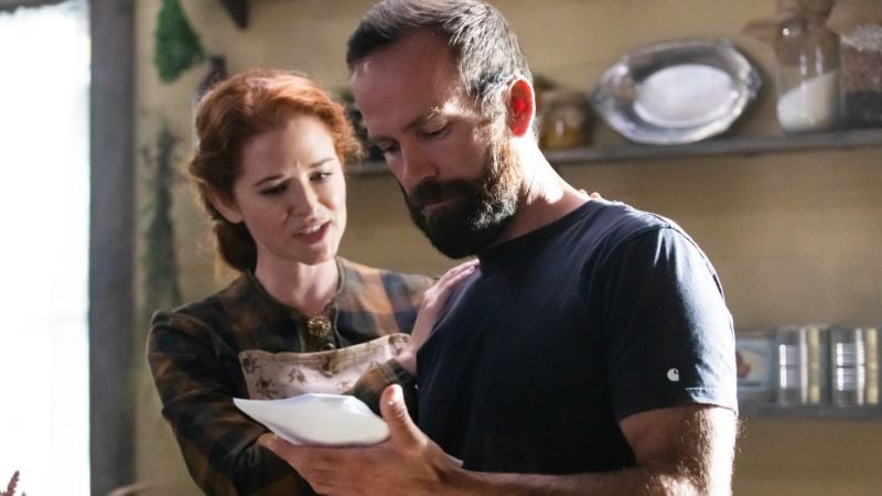 lucas-black-sarah-drew-rehearsing-kitchen-scene