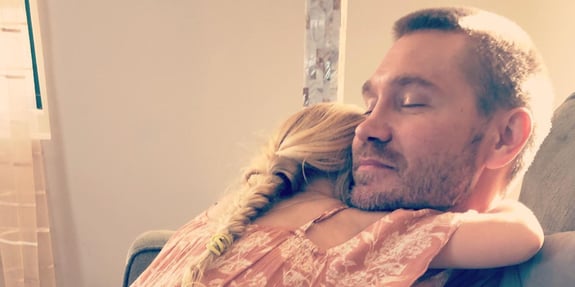 chad michael murray and daughter hugging