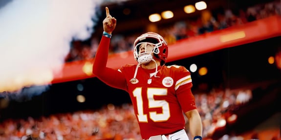 patrick mahomes pointing towards God