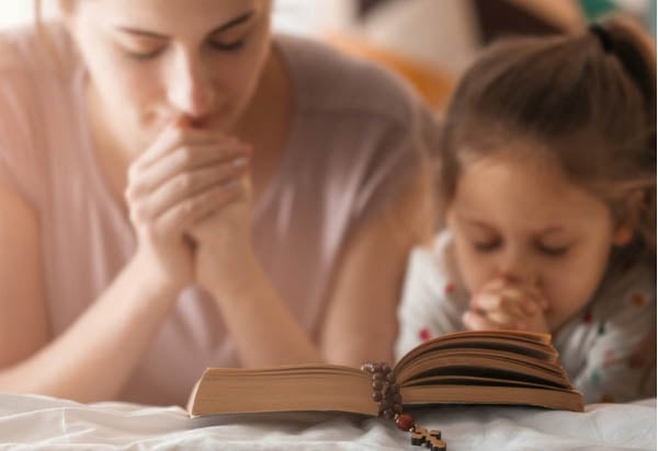 praying-together-600px-412px